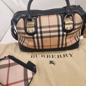 Burberry purse with small hand wrist excellent condition.